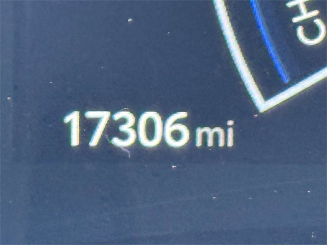 Used 2025 Toyota Camry SE image 25