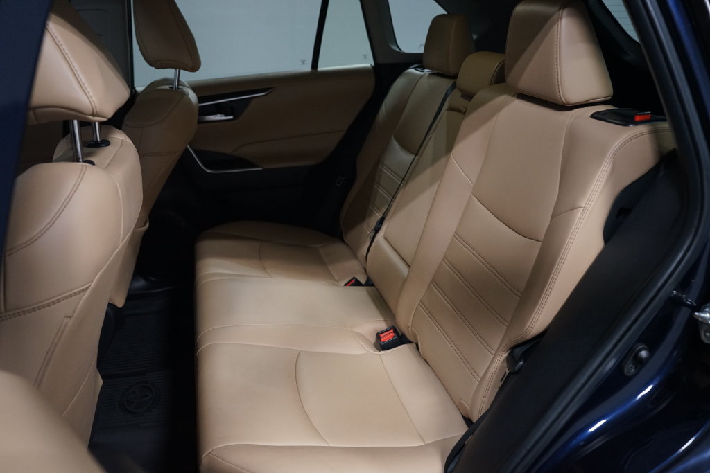 Used 2022 Toyota RAV4 XLE Premium FWD image 28