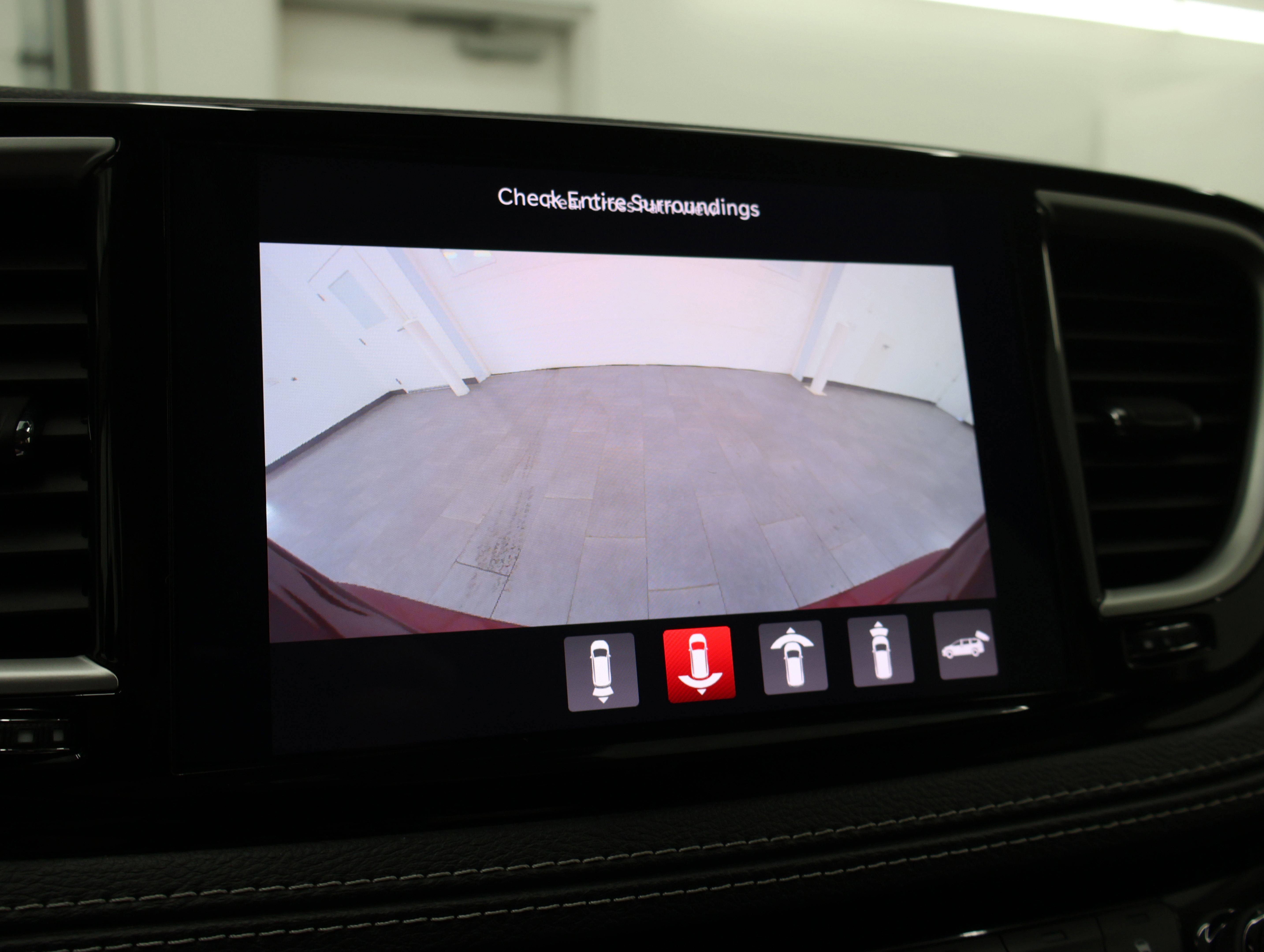 Used 2023 Chrysler Pacifica Touring-L AWD/4WD image 18