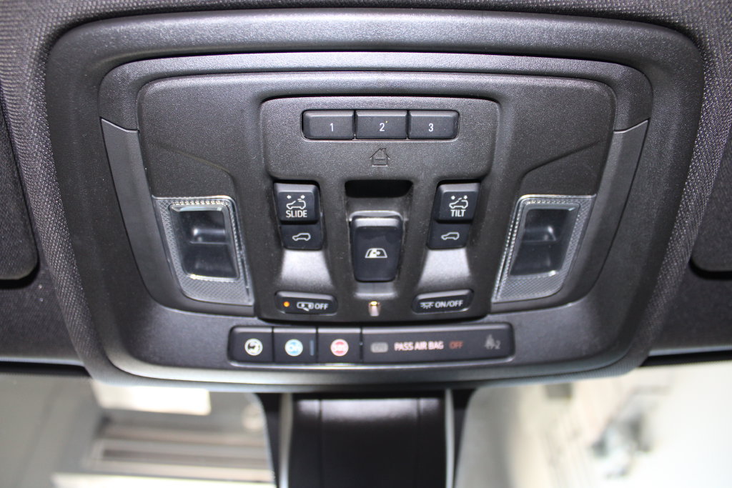 Used 2022 GMC Sierra 1500 AT4 w/ Technology Package AWD/4WD image 25