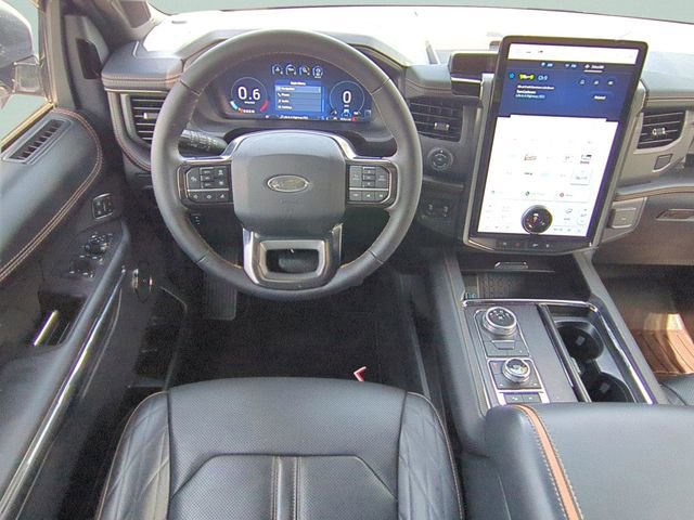 Used 2024 Ford Expedition Platinum AWD/4WD image 12