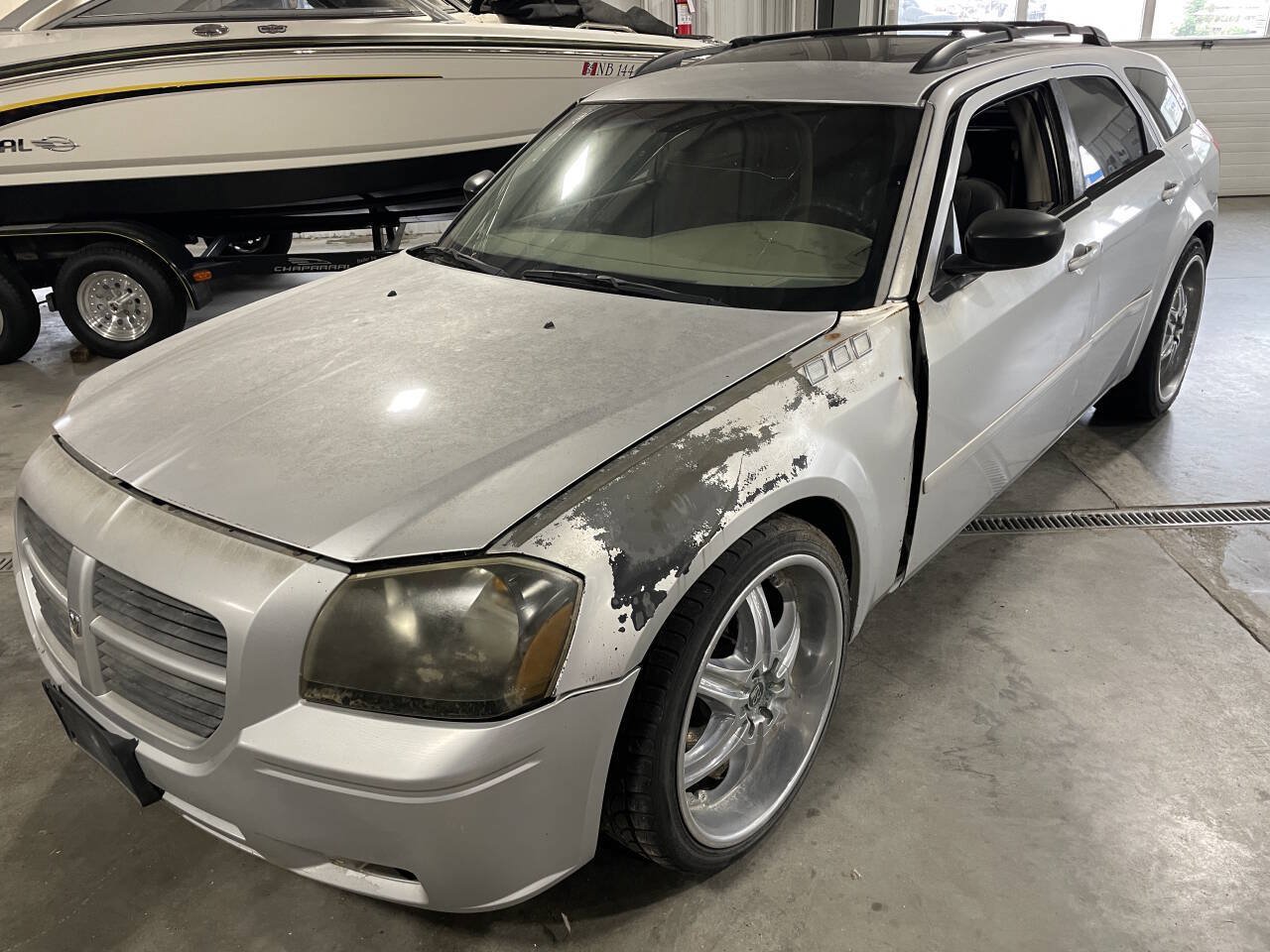 Used 2005 Dodge Magnum SE RWD image 3