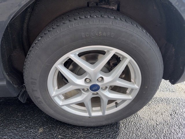 Used 2021 Ford Edge SE image 29