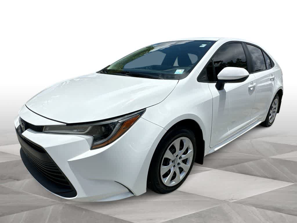 Used 2024 Toyota Corolla LE FWD image 4