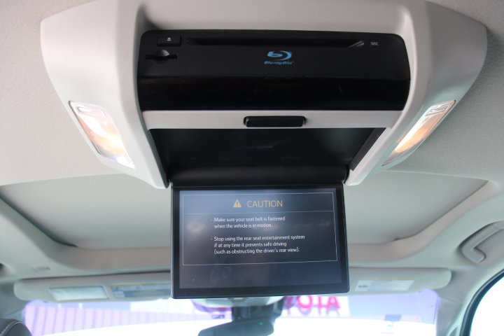 Used 2020 Toyota Sequoia Platinum AWD/4WD image 16
