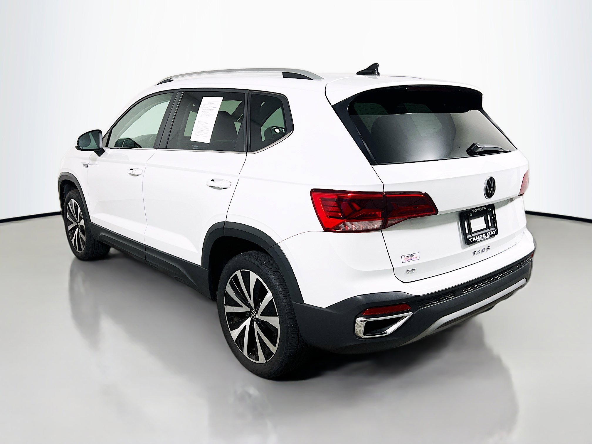 Used 2024 Volkswagen Taos SE image 8