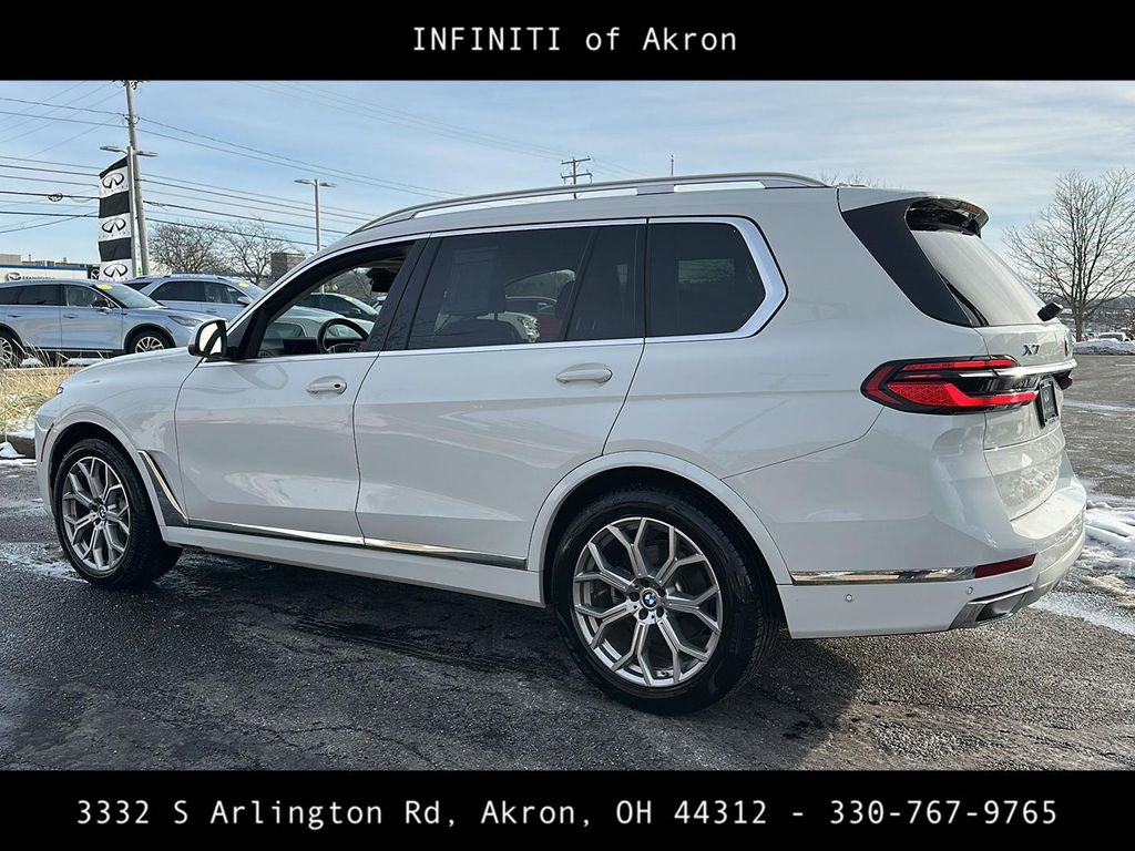 Used 2023 BMW X7 xDrive40i image 11