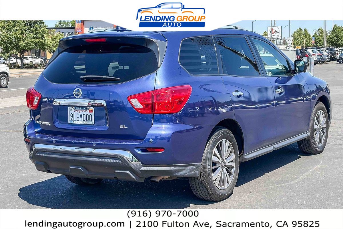 Used 2019 Nissan Pathfinder SL FWD image 4