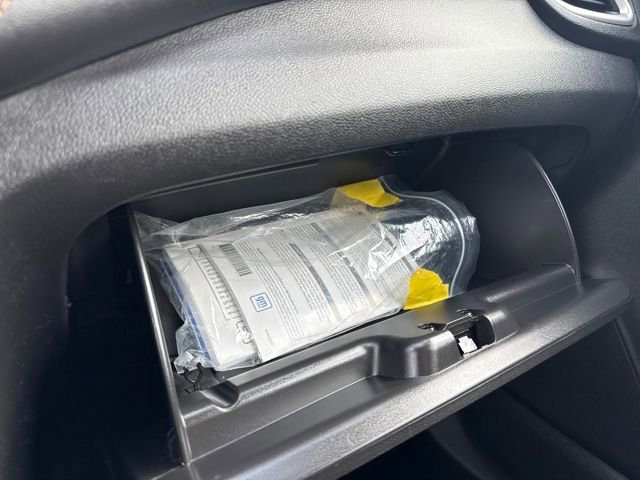 Used 2022 Chevrolet Trax LT w/ LT Convenience Package image 38