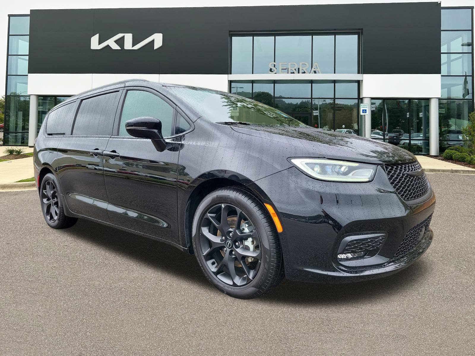 Used 2025 Chrysler Pacifica Limited
