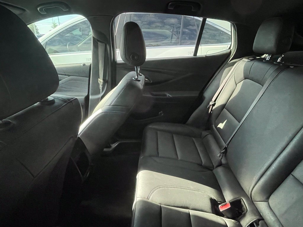Used 2025 Buick Envista Sport Touring w/ Convenience I Package FWD image 5