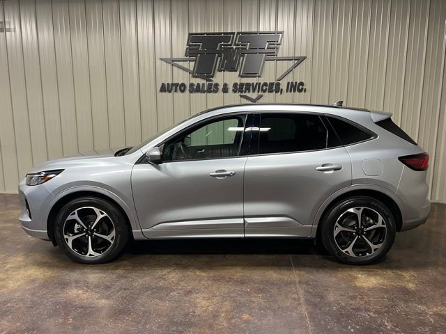 Used 2023 Ford Escape ST-Line Elite w/ Class II Trailer Tow Package image 3