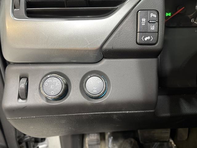 Used 2015 Chevrolet Suburban LTZ image 17