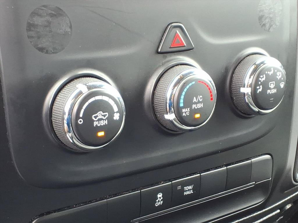 Used 2024 RAM 1500 Classic SLT AWD/4WD image 7