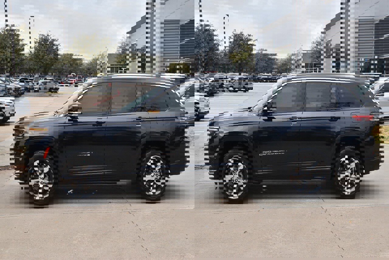 Used 2023 Jeep Grand Cherokee L Limited w/ Luxury Tech Group II image 12