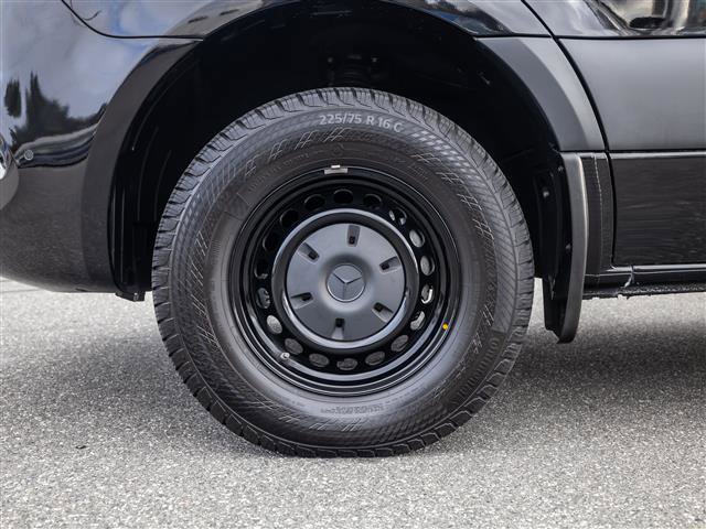 Used 2023 Mercedes-Benz Sprinter 3500 image 12