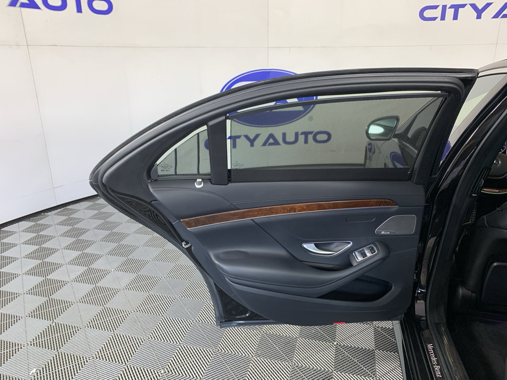 Used 2015 Mercedes-Benz S 550 Sedan image 29