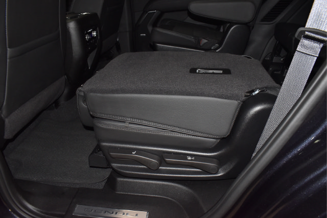 Used 2024 GMC Yukon Denali AWD/4WD image 14
