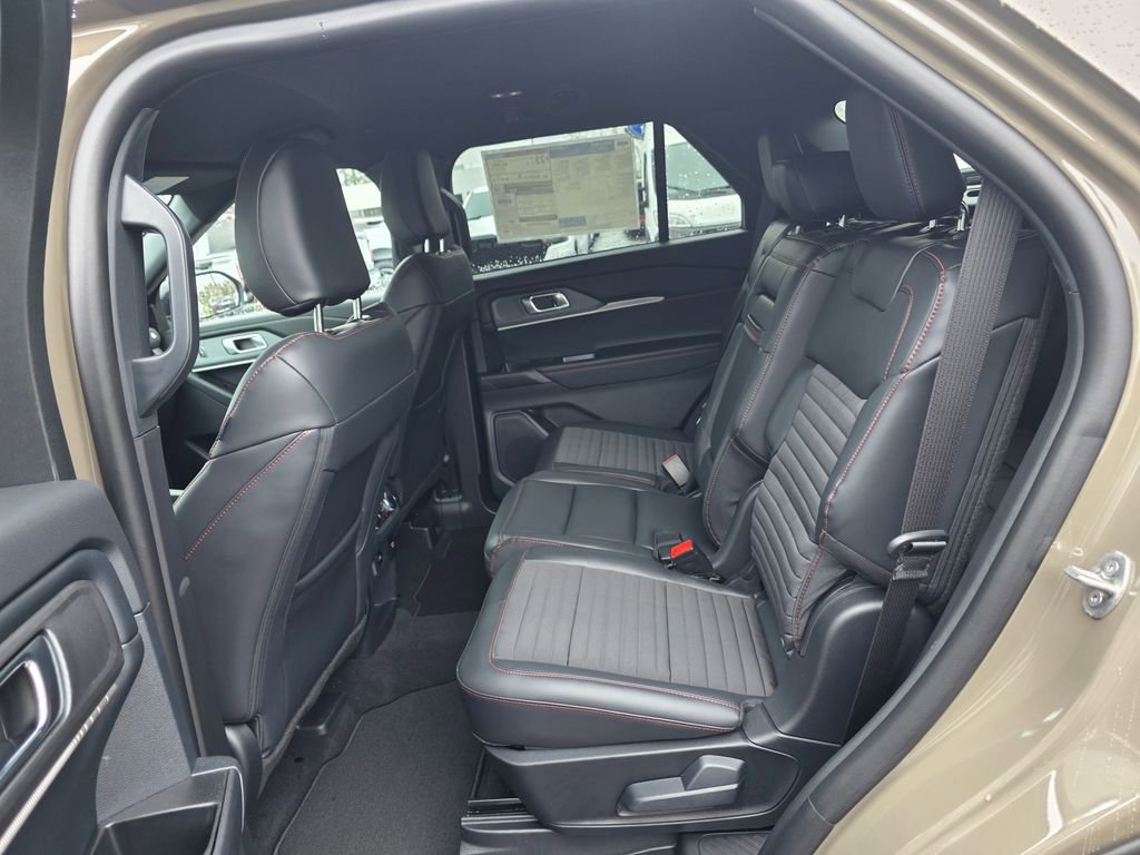 New 2026 Ford Explorer ST-Line w/ ST-Line Street Pack image 17