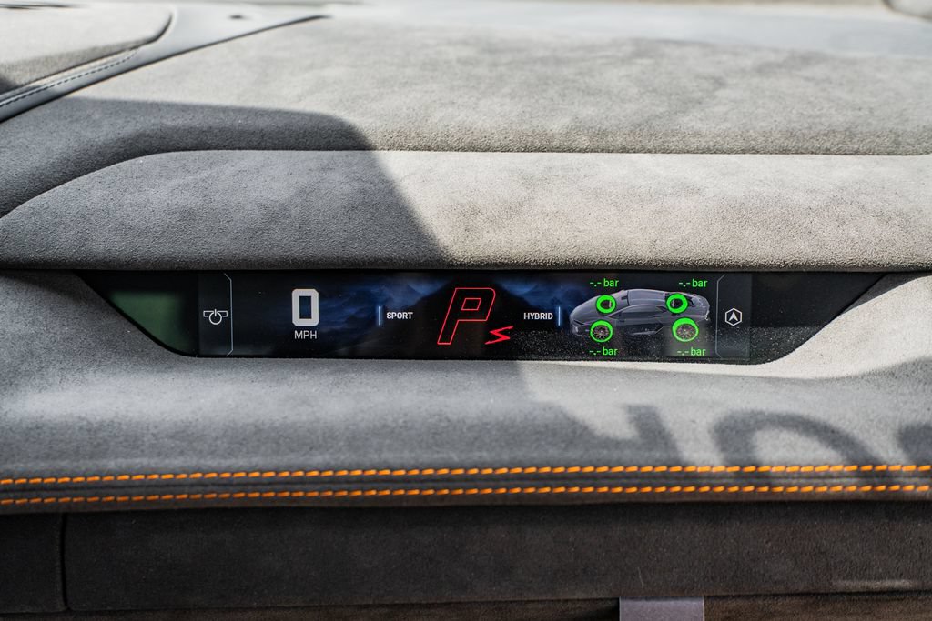 Used 2026 Lamborghini Temerario AWD/4WD image 32