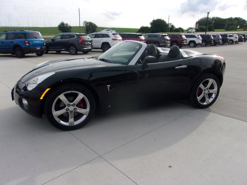 Used 2007 Pontiac Solstice Convertible w/ Premium Package RWD image 9