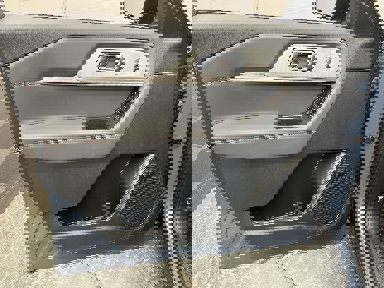 New 2026 Ford Explorer Active w/ Active Comfort Package image 8