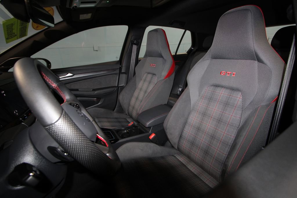 Used 2024 Volkswagen GTI SE image 4