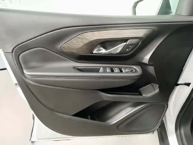 Used 2023 GMC Terrain SLE FWD image 30