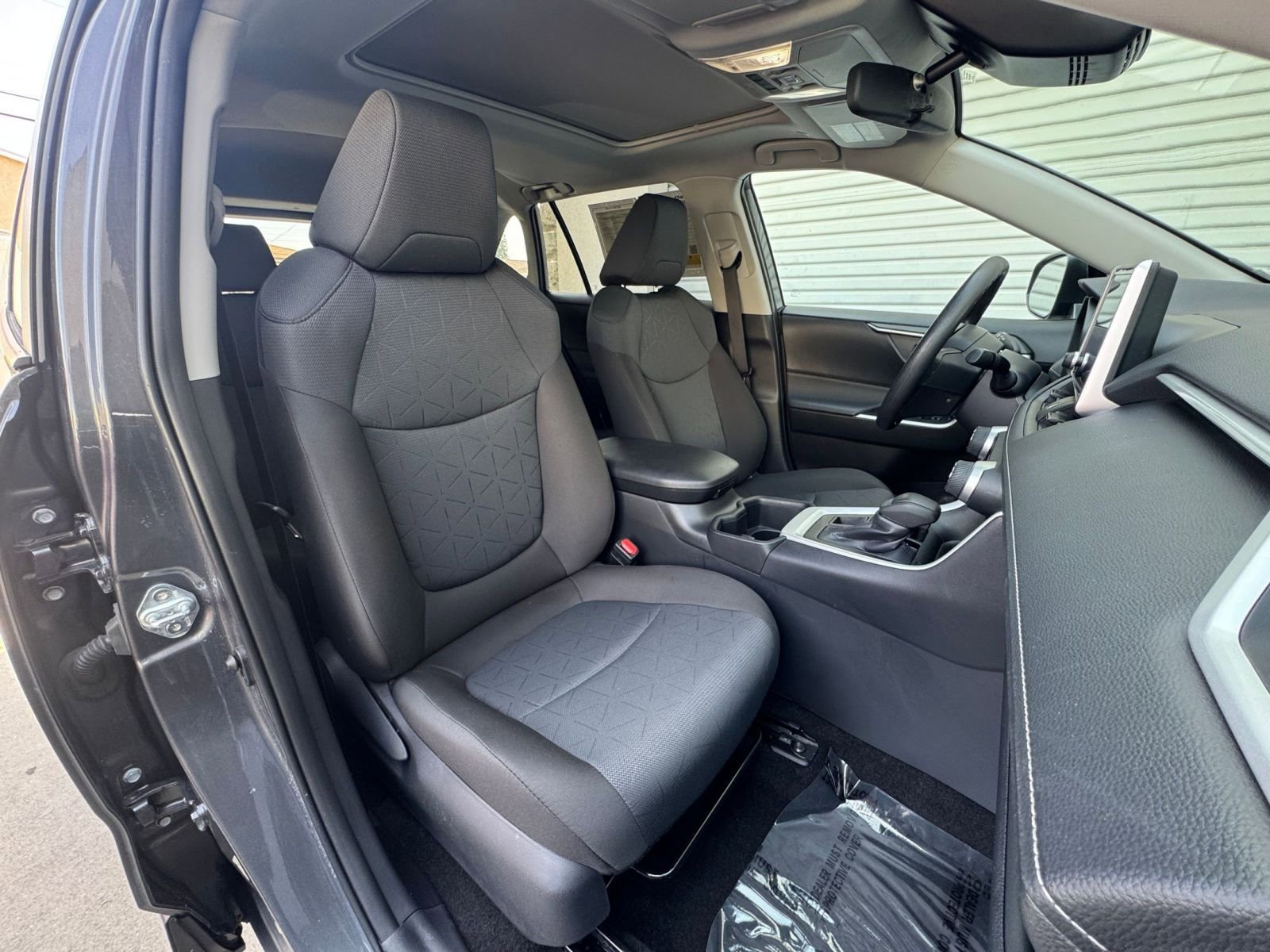 Used 2025 Toyota RAV4 XLE w/ Convenience Package image 38