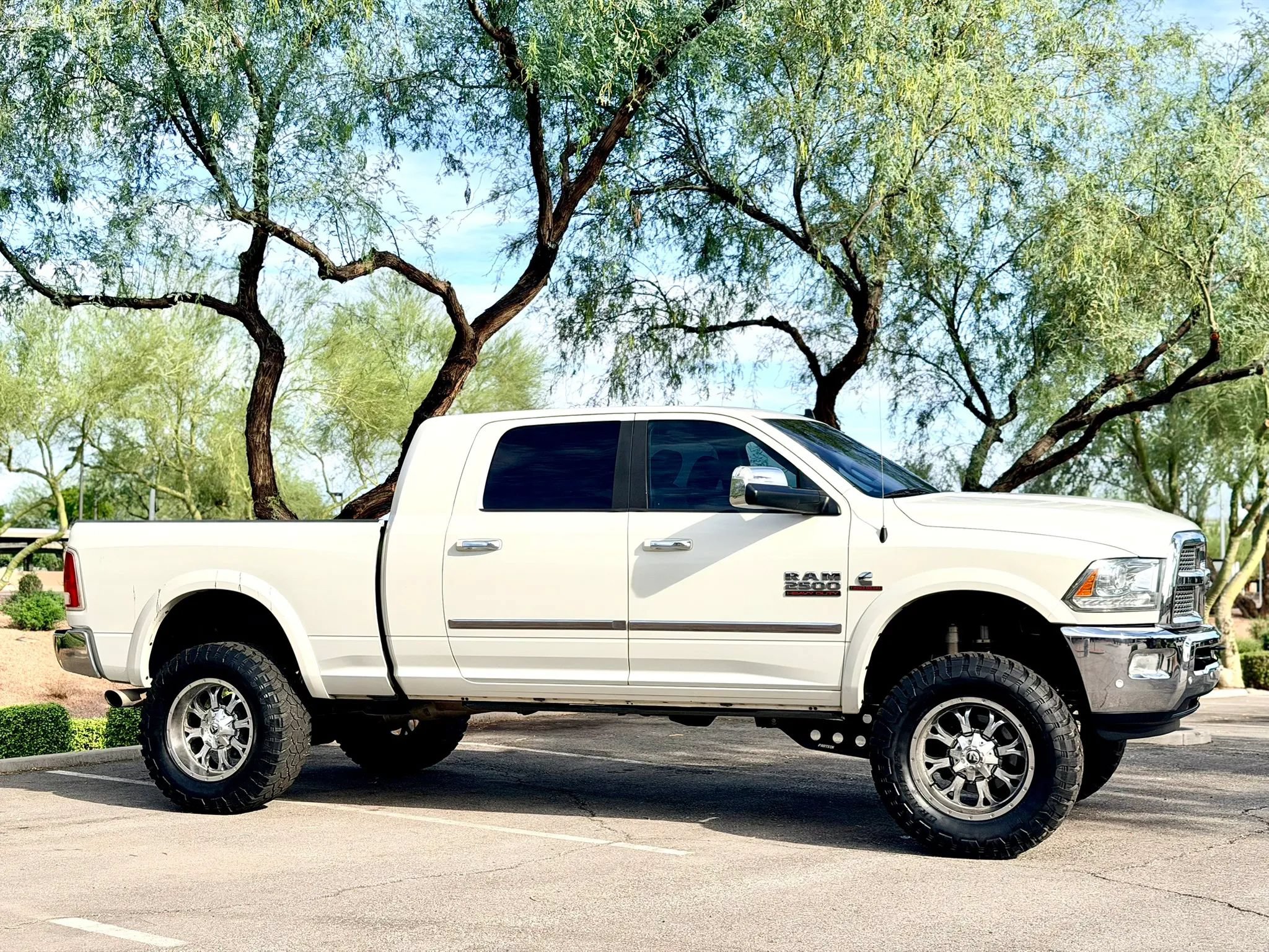 Used 2016 RAM 2500 Laramie AWD/4WD image 4