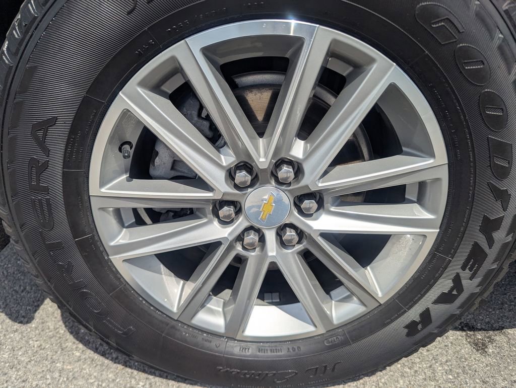 Used 2022 Chevrolet Traverse LT image 48