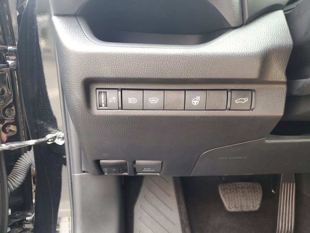 Used 2024 Toyota RAV4 XLE Premium image 24