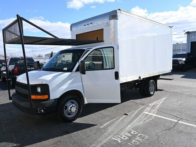 Used 2017 Chevrolet Express 3500 image 30