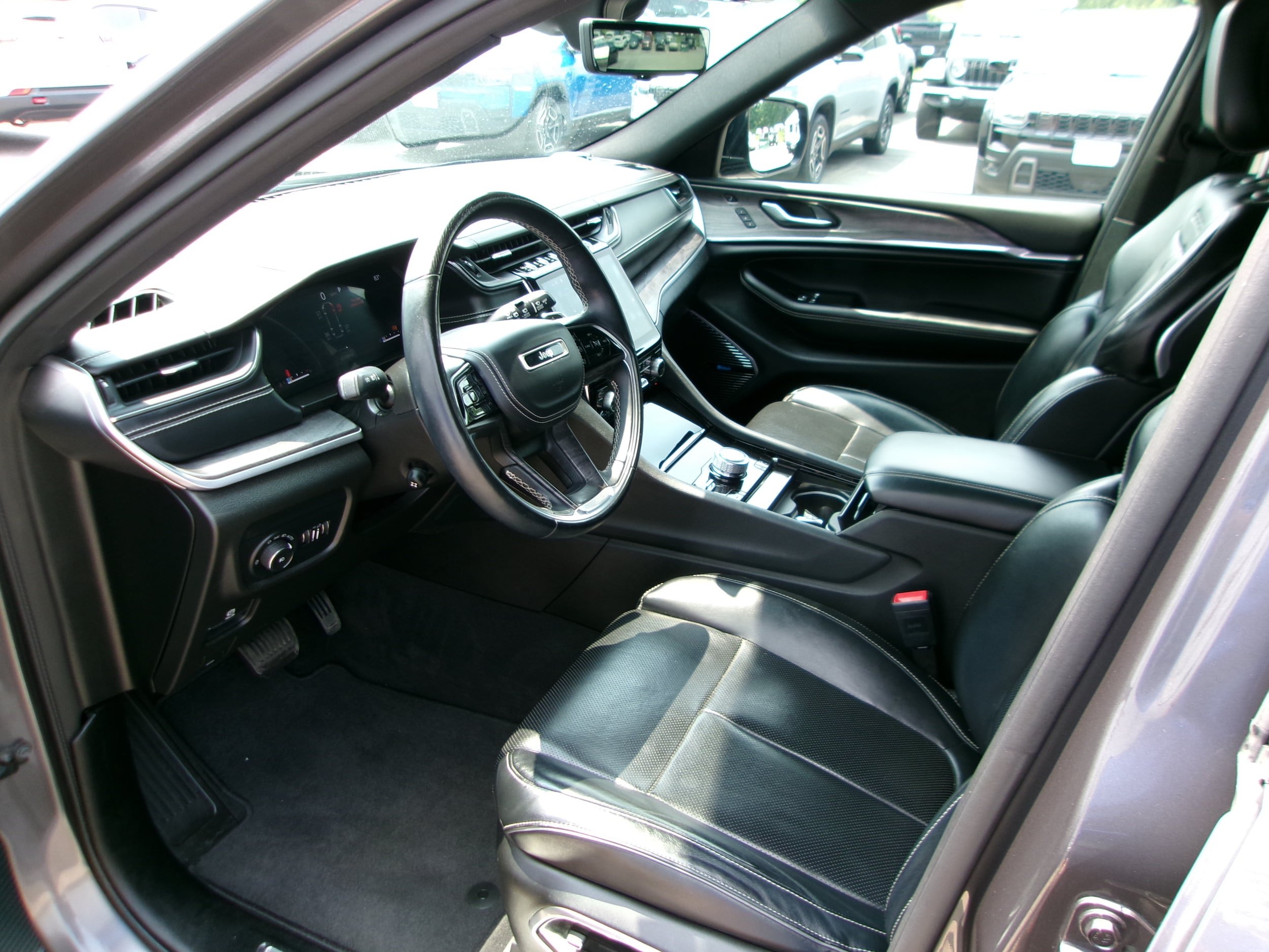 Used 2021 Jeep Grand Cherokee L Overland AWD/4WD image 9