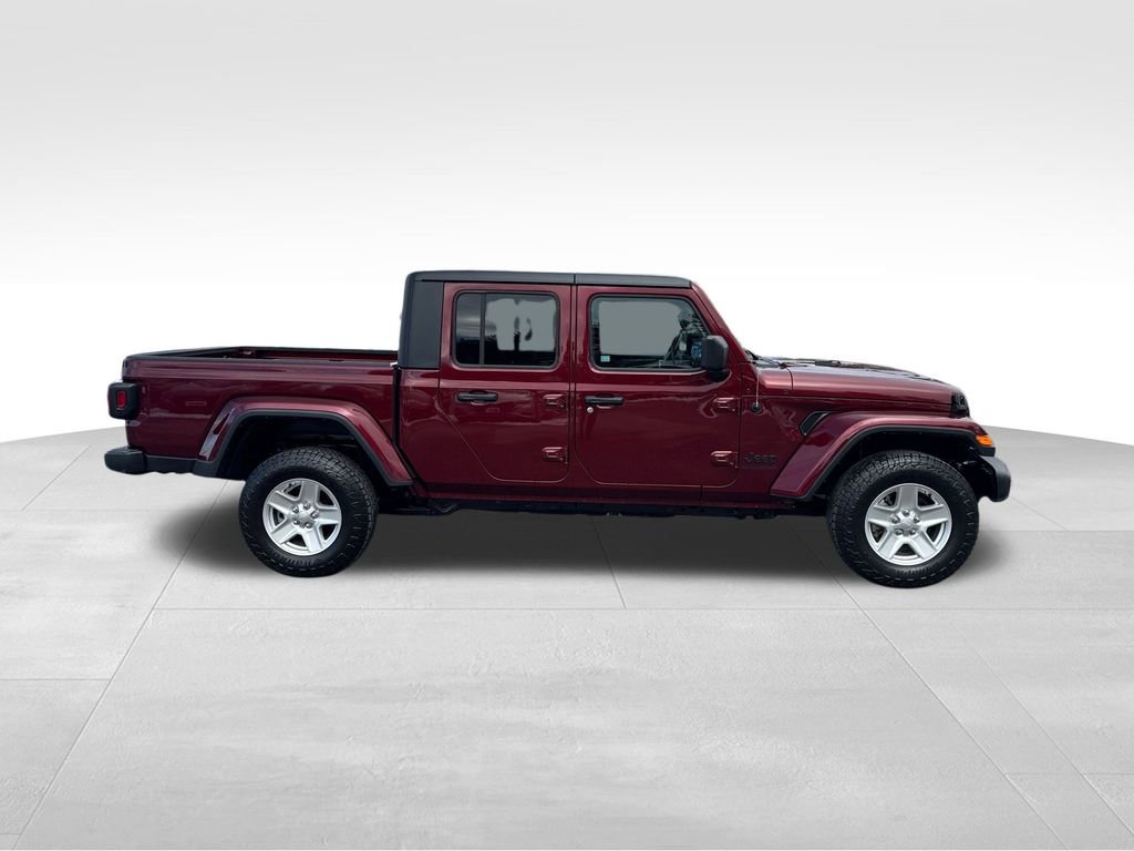 Used 2022 Jeep Gladiator Sport image 7