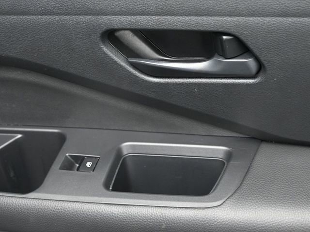 Used 2024 Nissan Pathfinder SV image 32