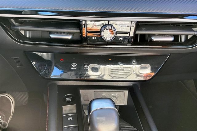 Certified 2025 Nissan Kicks SR image 14