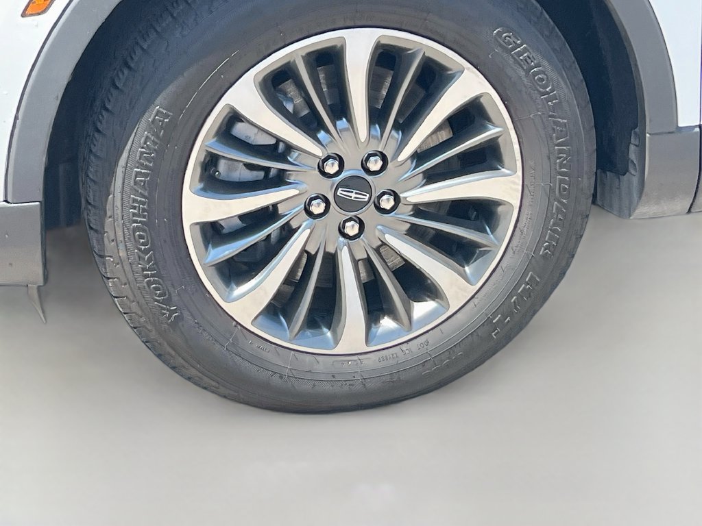 Used 2022 Lincoln Nautilus Reserve w/ Luxury Package FWD image 32