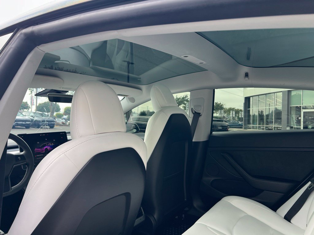 Used 2023 Tesla Model 3 Standard Range RWD image 9