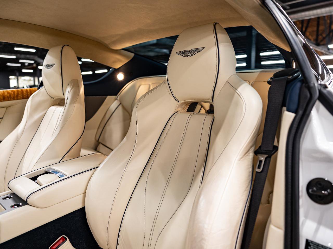 Used 2012 Aston Martin Virage Coupe image 7