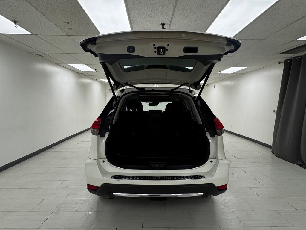 Used 2018 Nissan Rogue SL w/ Premium Package image 38