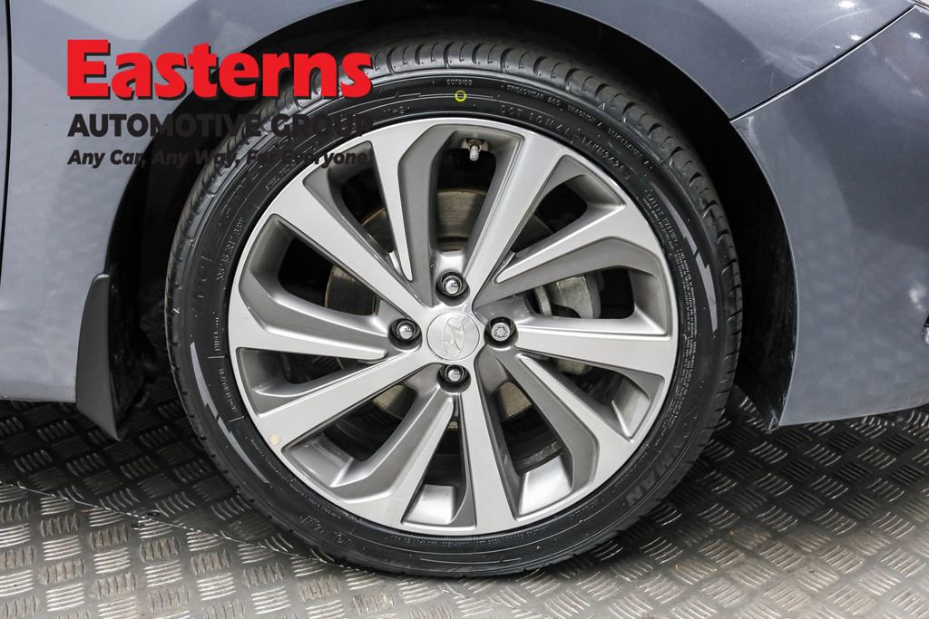 Used 2020 Hyundai Accent Limited image 32