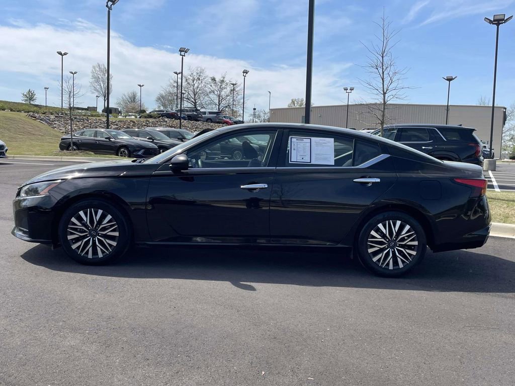 Used 2024 Nissan Altima 2.5 SV FWD image 6
