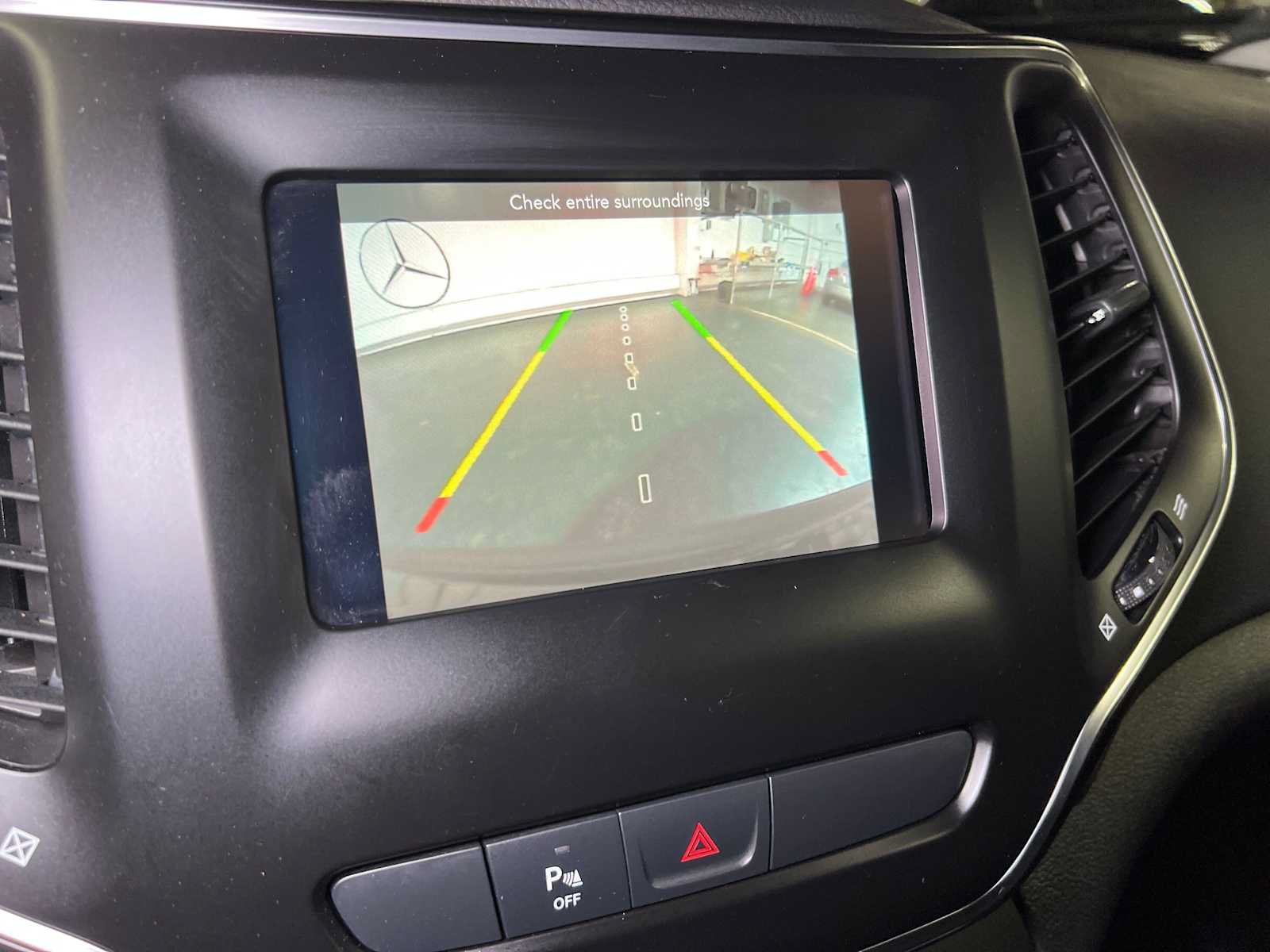 Used 2019 Jeep Cherokee Latitude Plus w/ Cold Weather Group AWD/4WD image 36