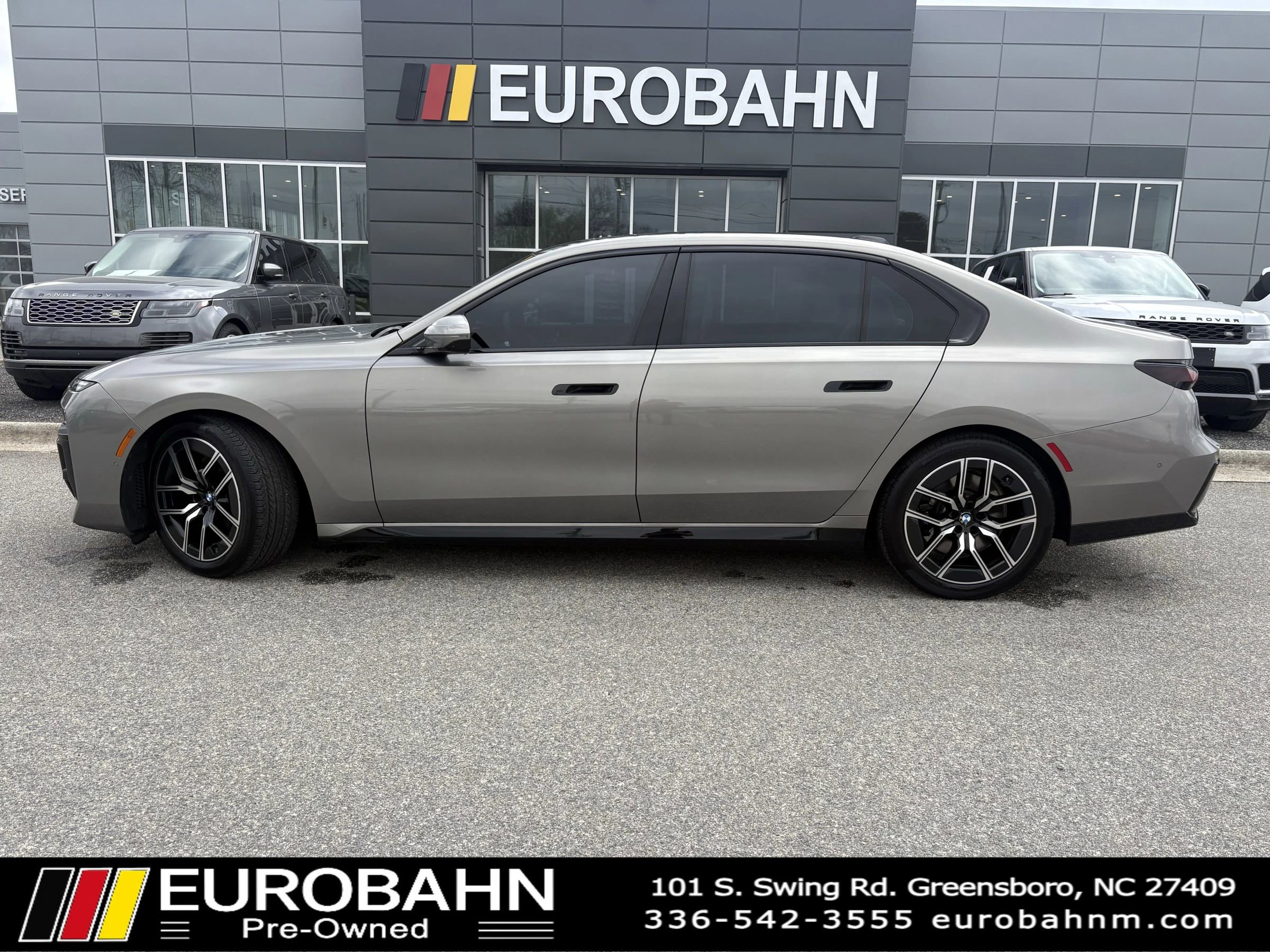 Used 2023 BMW 740i RWD image 2