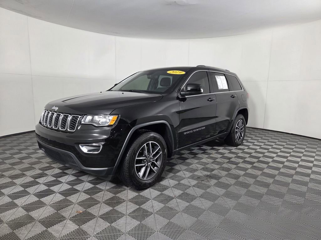 Certified 2019 Jeep Grand Cherokee Laredo w/ Laredo X Package image 9