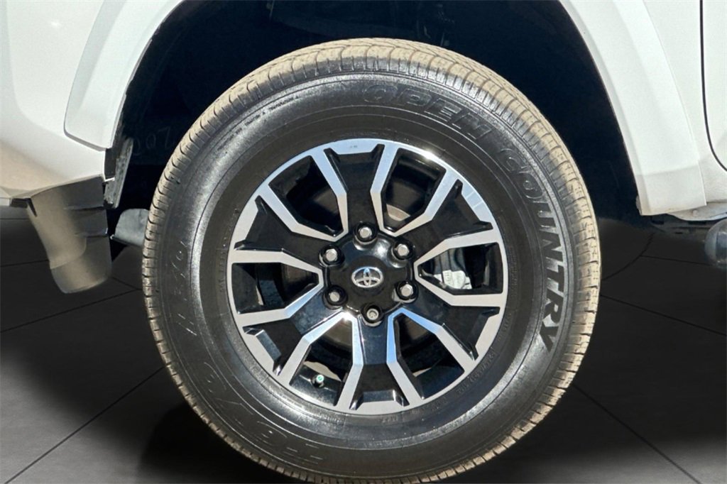 Used 2023 Toyota Tacoma TRD Sport w/ Technology Package image 25
