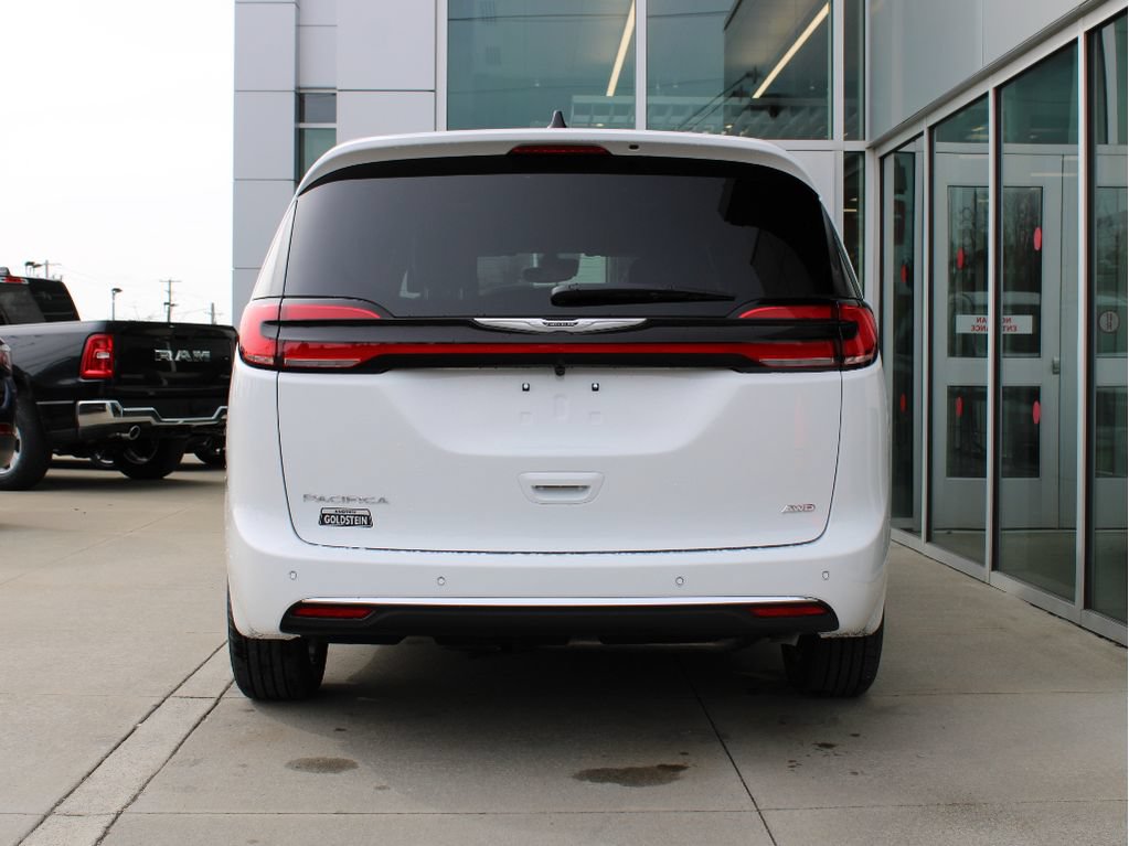 New 2026 Chrysler Pacifica Select AWD/4WD image 7