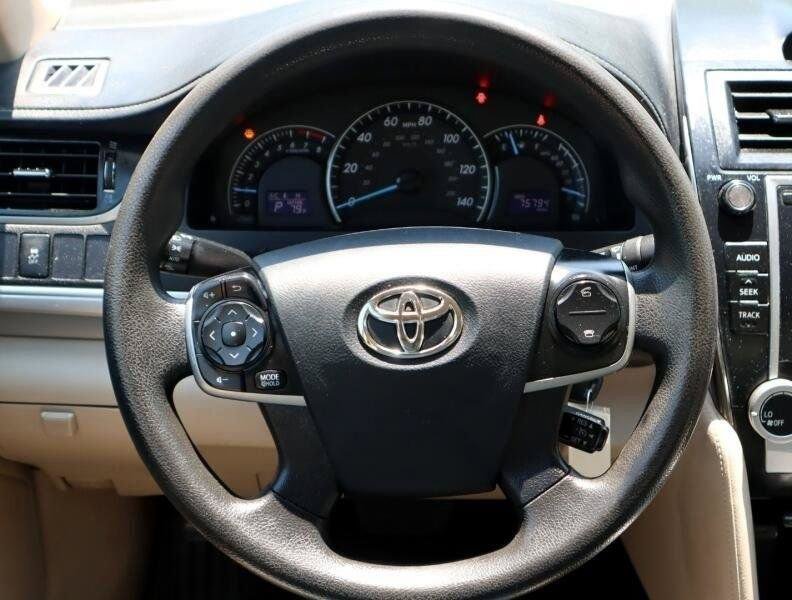 Used 2014 Toyota Camry LE FWD image 12