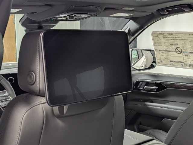New 2027 Chevrolet Suburban Z71 w/ Z71 Off-Road Package AWD/4WD image 16